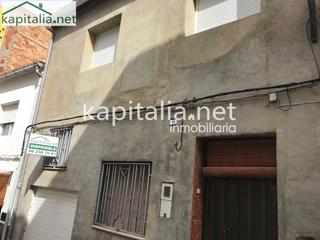 Casa a Manuel. Casa amplia  a la venta en manuel con muchas posibilidades.