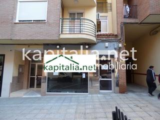 Lloguer Local Comercial a Centro. Local a la venta y en alquiler en avenida almaig.