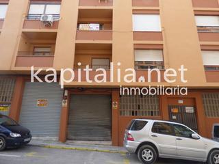 Local Comercial a Sant Josep-Zona Hospital. Local en venta en el barrio de san san jose.