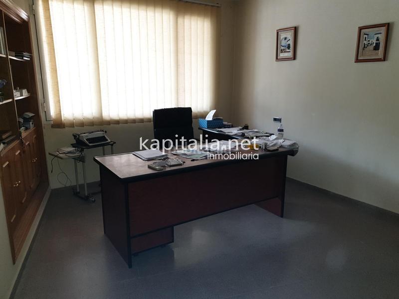Foto 87a53af1-6617-4372-9c86-933b0e0e0aad. Oficina bajo a la venta en Centro Ontinyent
