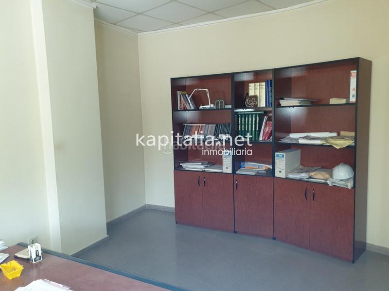 Foto b4327446-23c8-46ab-8196-35a9d7b067a7. Oficina bajo a la venta en Centro Ontinyent