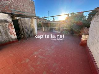 Casa a Montaverner. Casa con local comercial a la venta en montaverner