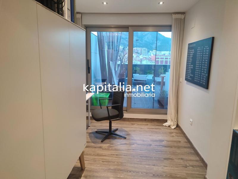 Foto e65670be-73de-4ba3-9468-18d5209e2b9a. Àtic amb aparcament a Centre-Zona Alta Alcoi