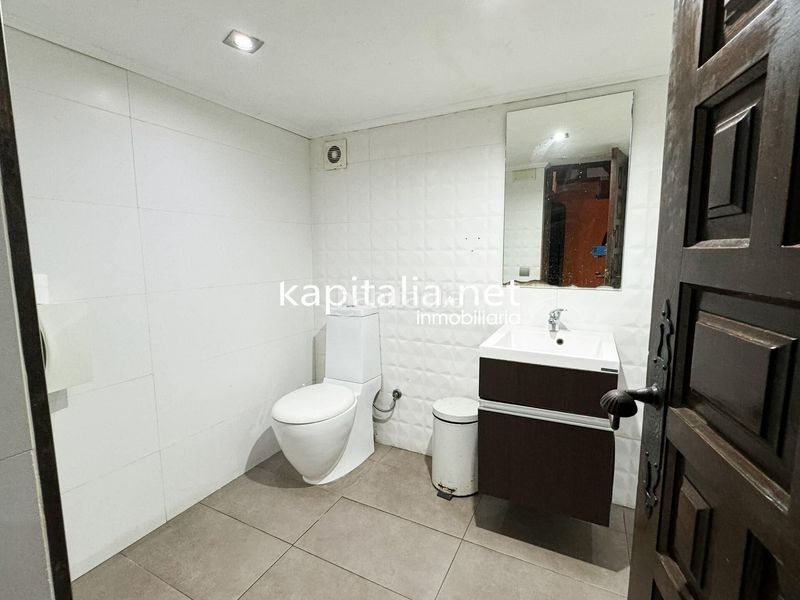 Foto 376edf46-92c6-497e-b625-a7d9b1a1e120. Local comercial a Centro Ontinyent