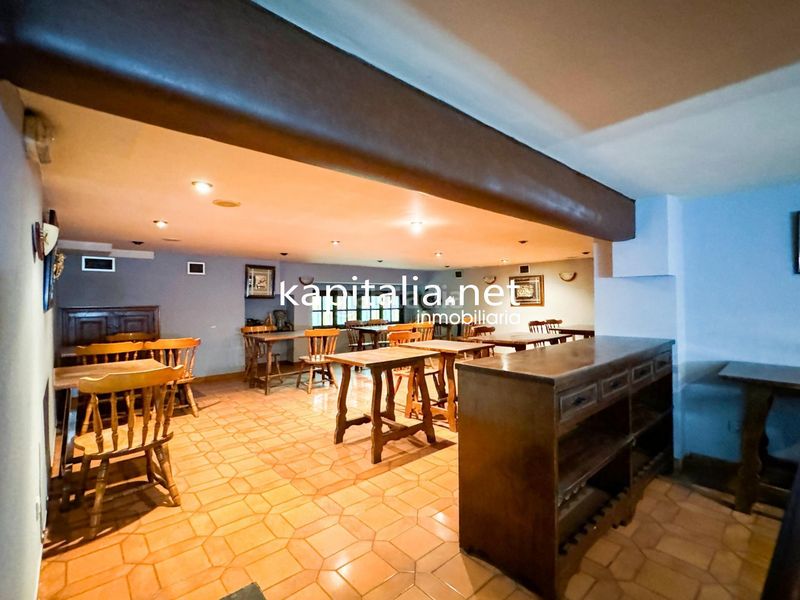 Foto 768f9dba-7787-4bf0-b955-f03d4e186c27. Local comercial a Centro Ontinyent