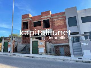 Casa adossada a Llosa de Ranes. Adosado en construcción en la llosa de ranes.