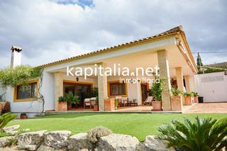 Xalet a Sant Josep-Zona Hospital. Exclusivo chalet a la venta en ontinyent