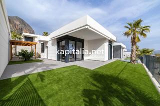 Xalet en Polop. Villas junto al mar a la venta un oasis de paz y aventura