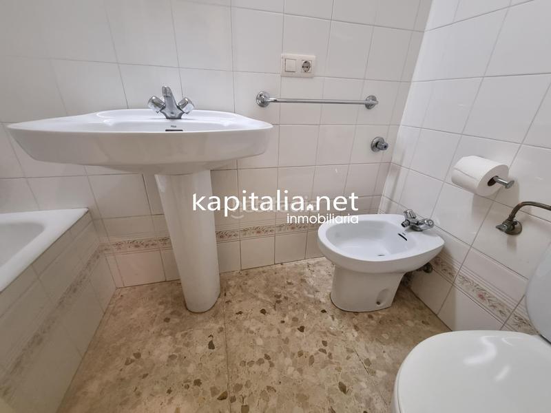 Foto 2a5b0853-c3d4-4c74-9ce8-825acd68df88. Lloguer local comercial a Centro Ontinyent