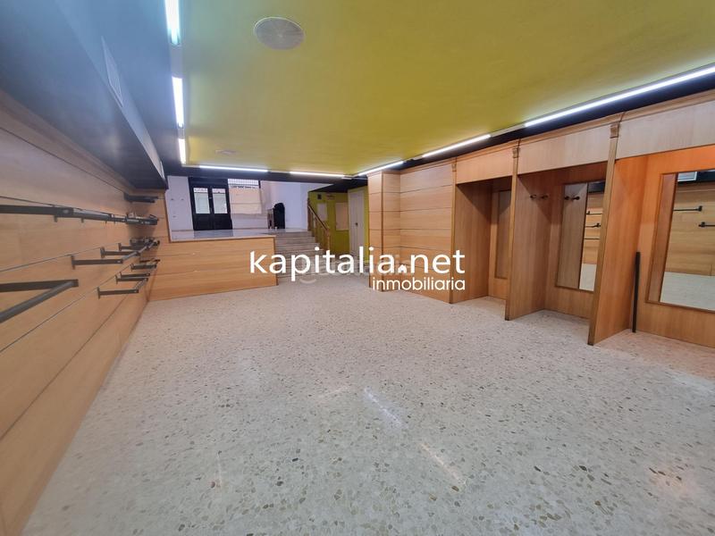 Foto bb6051eb-dd8f-43cf-9b28-24962dce3561. Lloguer local comercial a Centro Ontinyent