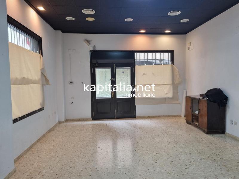 Foto f068714b-44b2-40de-aaa0-a3ea1287e4c5. Location local commercial dans Centro Ontinyent