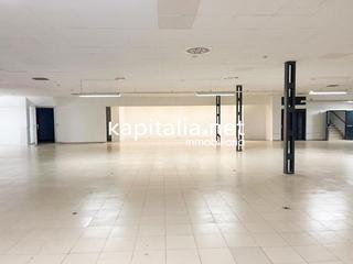 Lloguer Local Comercial a El Llombo. Local comercial en alquiler en ontinyent