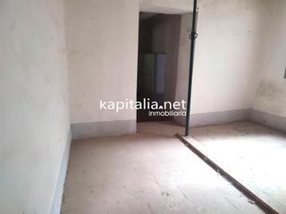 Casa a Agullent. Casa a la venta en agullent para reformar completamente