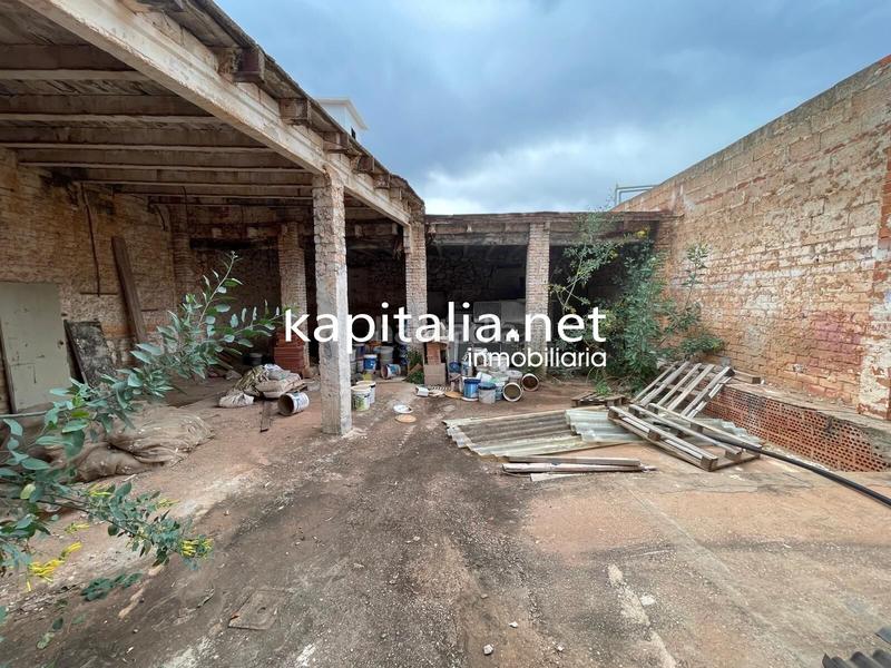 Foto af3458ef-1733-4e1d-ada5-b380eb2e4c1e. Nave industrial  en l alcudia de crespins en Canals