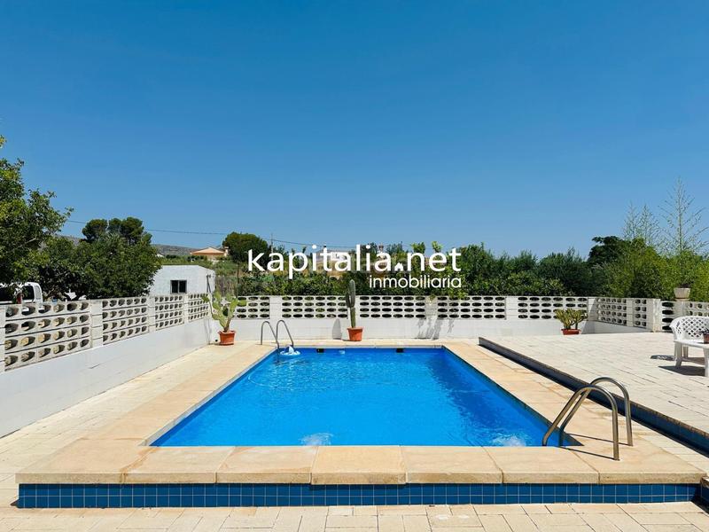 Foto de281d1c-74b3-4293-a055-358f0e57c6ac. Chalet  en venta en Santa Ana Ontinyent