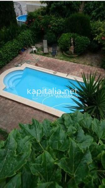Foto c9de9d00-e4c4-4b5e-a71c-f9e6e46a7d90. Semi detached house with heating pool in Centro Ontinyent