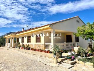 Xalet a Alcocer de Planes. Chalet a la venta en alquería daznar.
