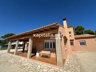 Xalet a Agullent. Chalet a la venta en agullent