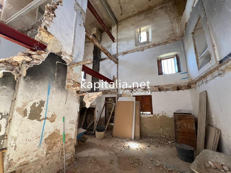 Foto 0254eb36-14b3-43b5-a87b-39a897660428. Casa a Centro Ontinyent