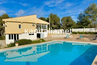 Xalet a Alberic. Chalet a la venta en alberic, urb. san cristóbal
