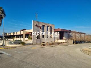 Nau industrial a Centro. Nave industrial a la venta en ontinyent