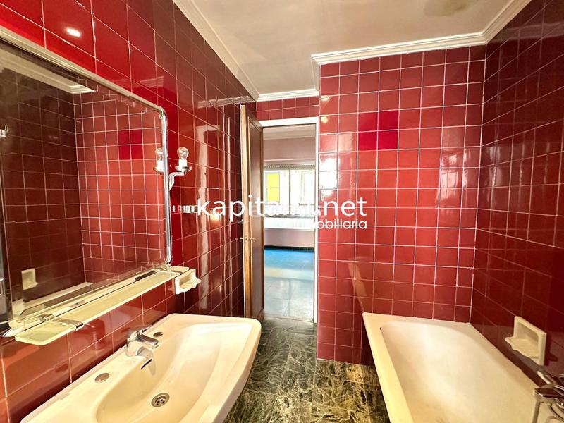 Foto 4e32d6d2-767e-4e90-921f-3fd45fbd89ab. Rent house with heating parking in Eixample Alcoi