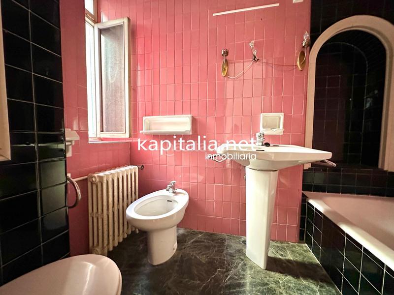 Foto 5a26e76b-ac89-4dc1-9559-b80b93b85db2. Rent house with heating parking in Eixample Alcoi