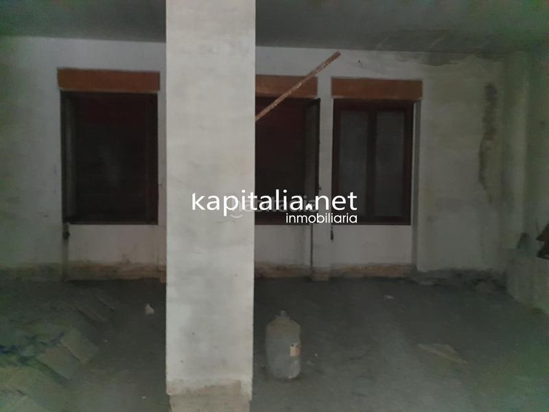 Foto 0adf0582-9a39-402e-8cd7-0d28a6f03481. Edifici a Centro Ontinyent