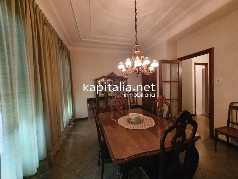 Foto c281237b-baea-4bdc-879e-9009e8ab8a82. Edifici a Centro Ontinyent