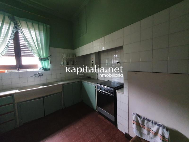 Foto e3d365eb-88f5-4ce6-b2e2-d4d891ce3c2b. Edifici a Centro Ontinyent