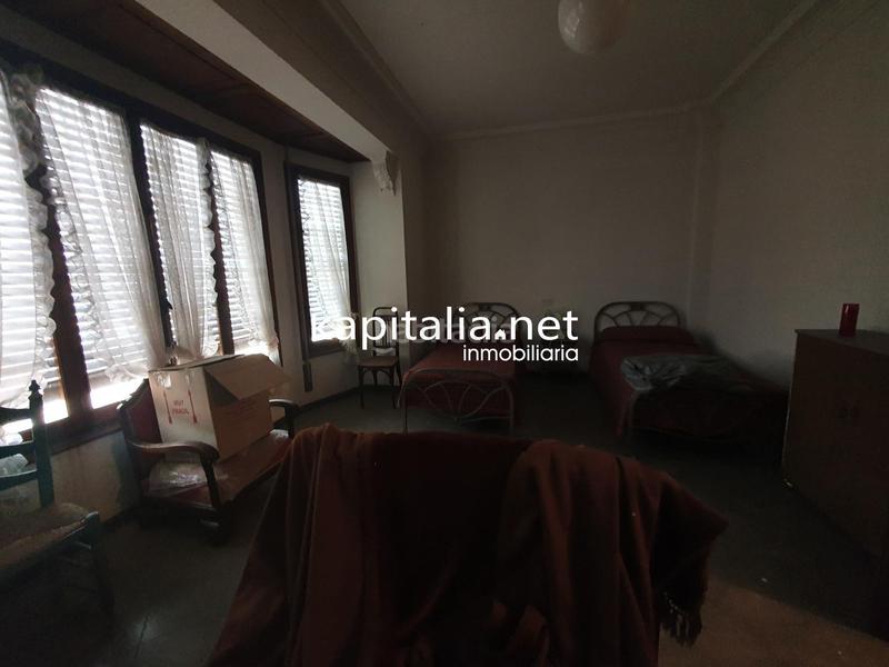 Foto f6ee400c-9020-49a3-be54-abc213e57504. Edifici a Centro Ontinyent