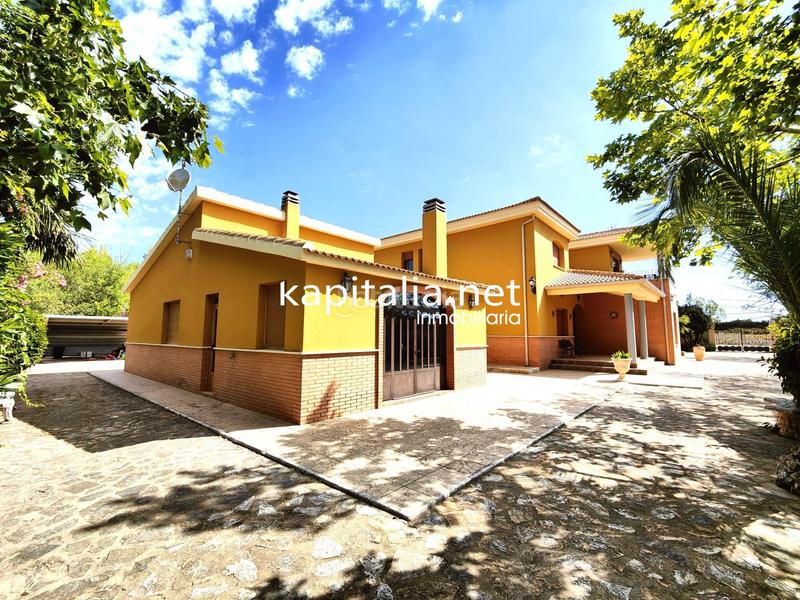 Foto a7598c1f-71dd-4c8f-a7d0-2ec639e13cf0. Chalet avec parking piscine dans Banyeres de Mariola