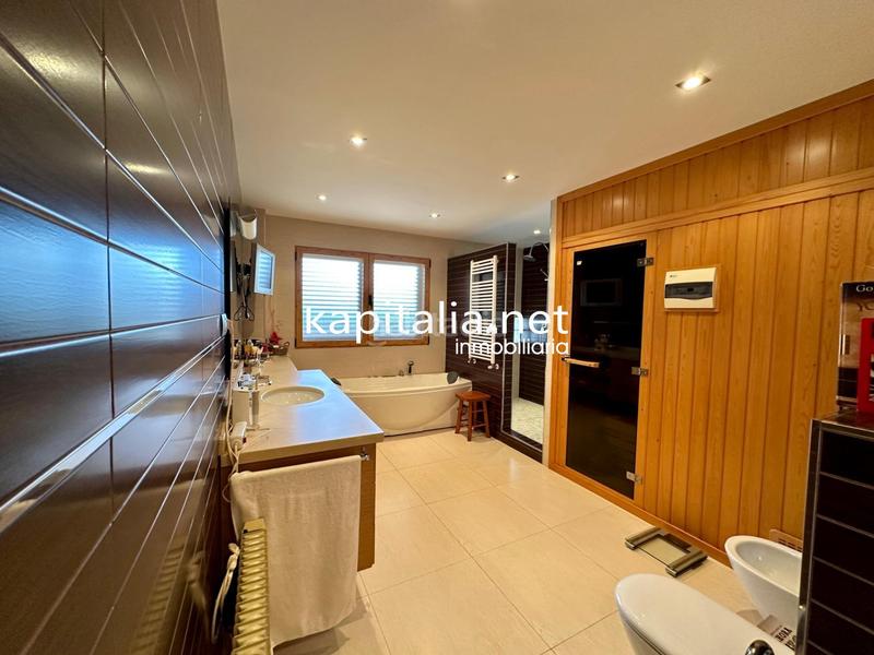 Foto 5d7c9e7b-8c7a-4e90-8628-e9e1cd1a06d2. Chalet  con vistas maravillosas a la venta en alcoy en Alcoi