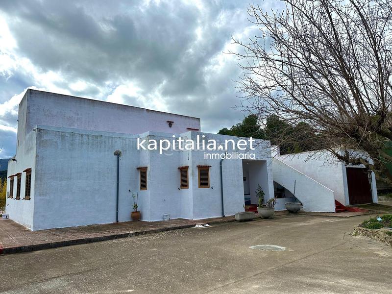 Foto 861ad5b0-0d88-4605-a836-adb13c643902. Chalet  con vistas maravillosas a la venta en alcoy en Alcoi