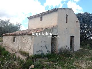 Mas à Benilloba. Casa con amplio terreno a la venta en benilloba