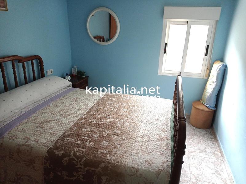 Foto 4345313b-9918-4a89-8cd3-26eef2cf36c3. Casa  a la venta con muy buenas vistas. en Almudaina