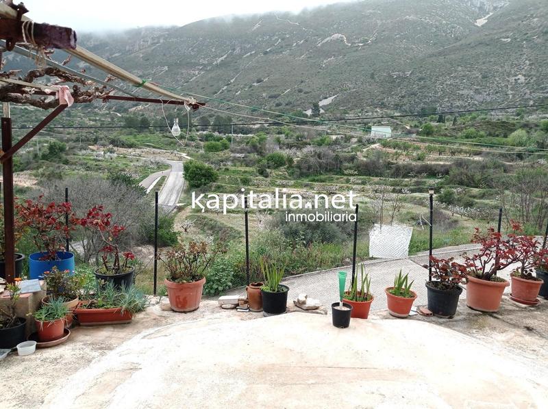 Foto 45aac930-2a16-4eec-81d2-38b8fbb7e3e8. Casa  a la venta con muy buenas vistas. en Almudaina