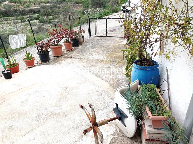 Foto b556cdfa-5171-4b94-8443-29835bda2ffd. Casa  a la venta con muy buenas vistas. en Almudaina