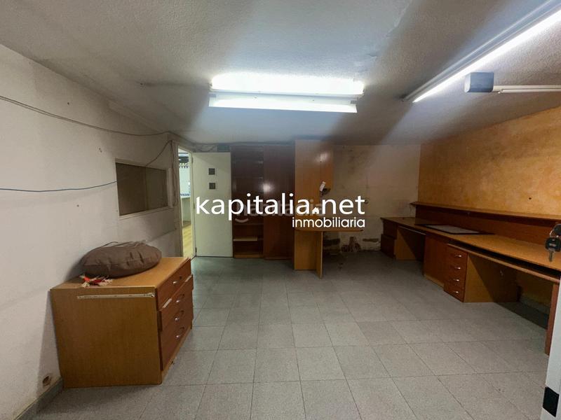 Foto 0d1ac3be-2ef2-47d1-a757-d11c0796e800. Alquiler local comercial  en avenida principal en Ontinyent