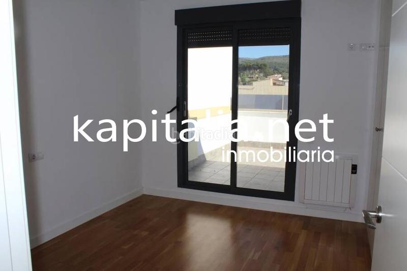 Foto 228b11cd-7f21-4d7e-8b0a-03809a2e79d0. Àtic amb calefacció aparcament a El Llombo Ontinyent