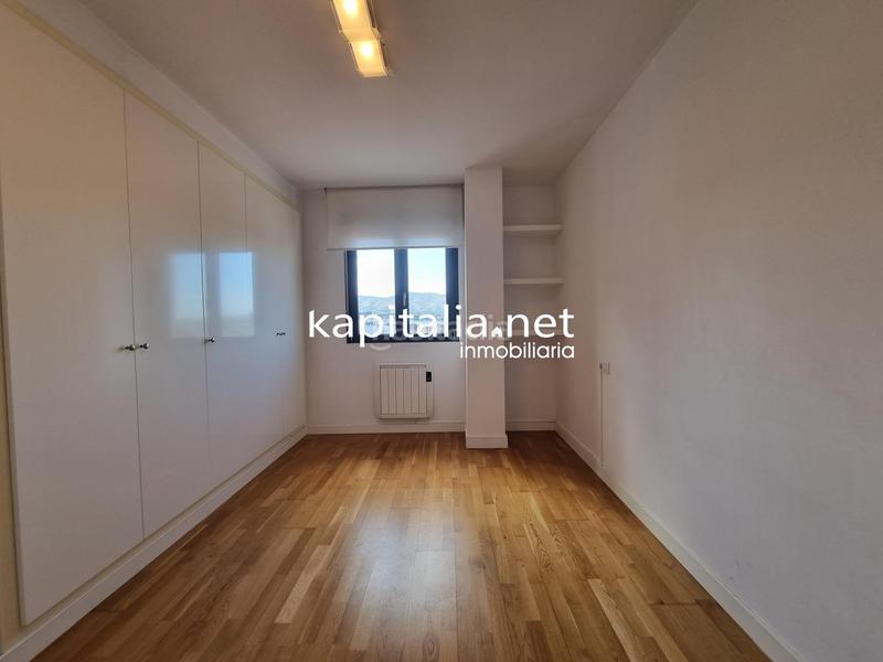 Foto 27247ffe-1d59-46de-ab0e-398f4ffa603a. Àtic amb calefacció aparcament a El Llombo Ontinyent