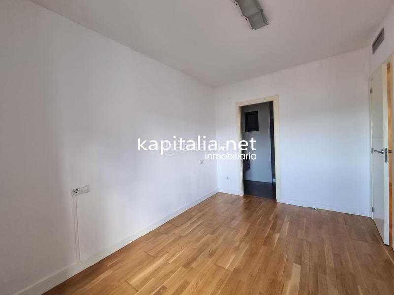 Foto 3a6d5079-8a44-4814-a39c-50c7e986fe8e. Àtic amb calefacció aparcament a El Llombo Ontinyent