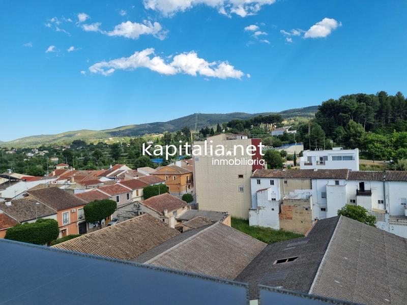 Foto 57a80243-17a8-46e0-bee3-b0e788b3410c. Àtic amb calefacció aparcament a El Llombo Ontinyent