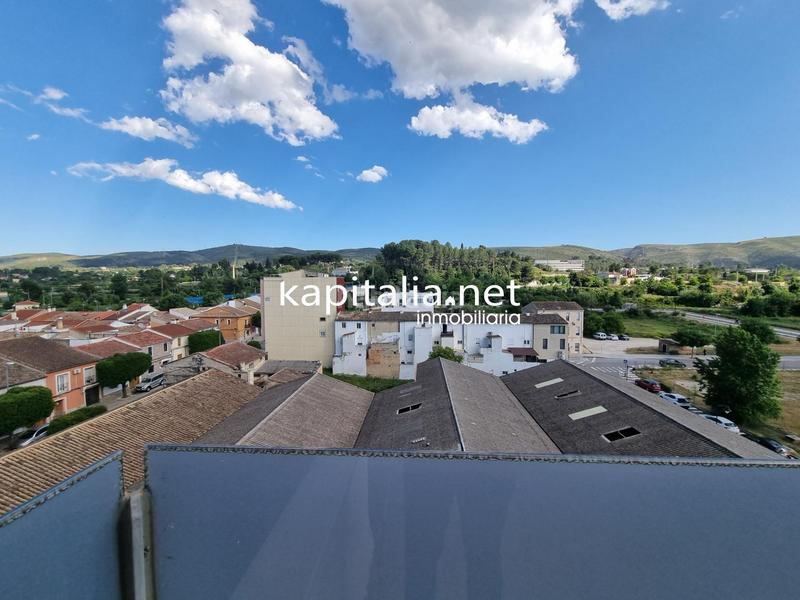 Foto 8b4615b8-43e5-43bc-8d41-bfb94beba2ee. Àtic amb calefacció aparcament a El Llombo Ontinyent