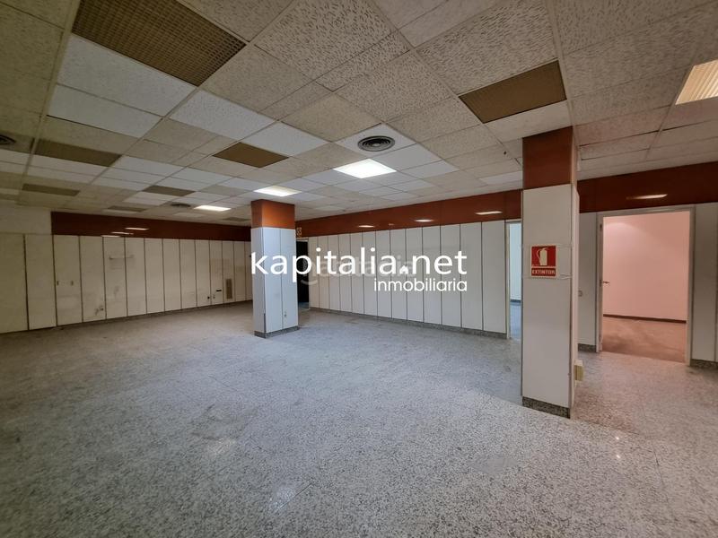 Foto 3940f1d4-1de0-4b62-a57c-43ebf314c467. Alquiler local comercial espectacular local en alquiler en Ontinyent