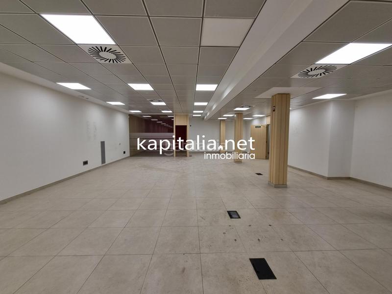 Foto e8bf1e00-95ee-46dd-b376-b810b9e880bd. Alquiler local comercial espectacular local en alquiler en Ontinyent