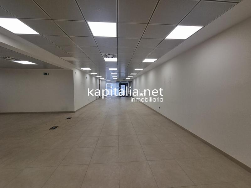 Foto ea830cbb-075b-47c4-8fef-1a688b11d0c6. Alquiler local comercial espectacular local en alquiler en Ontinyent