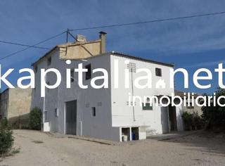 Casa a Sant Josep-Zona Hospital. Gran casa a la venta en ontinyent