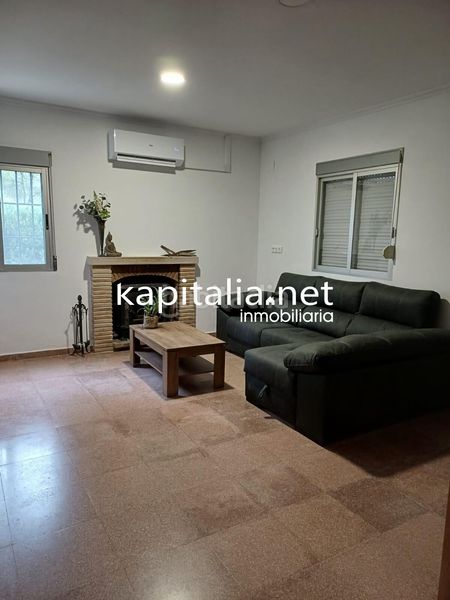 Foto 0bf6180b-84d2-4a38-a681-40b83a8a96ff. Casa amb calefacció piscina a Albaida