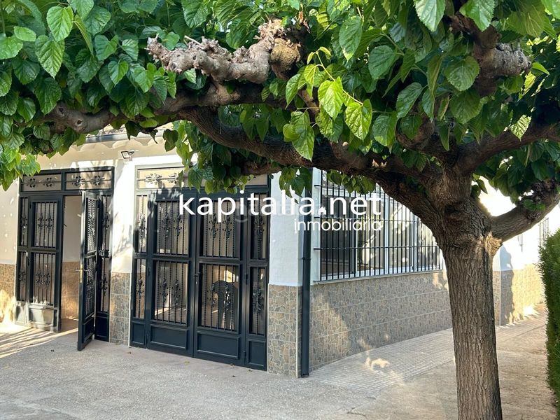 Foto a14ceb93-8e3f-4a2b-96f8-44852f00110c. Casa amb calefacció piscina a Albaida
